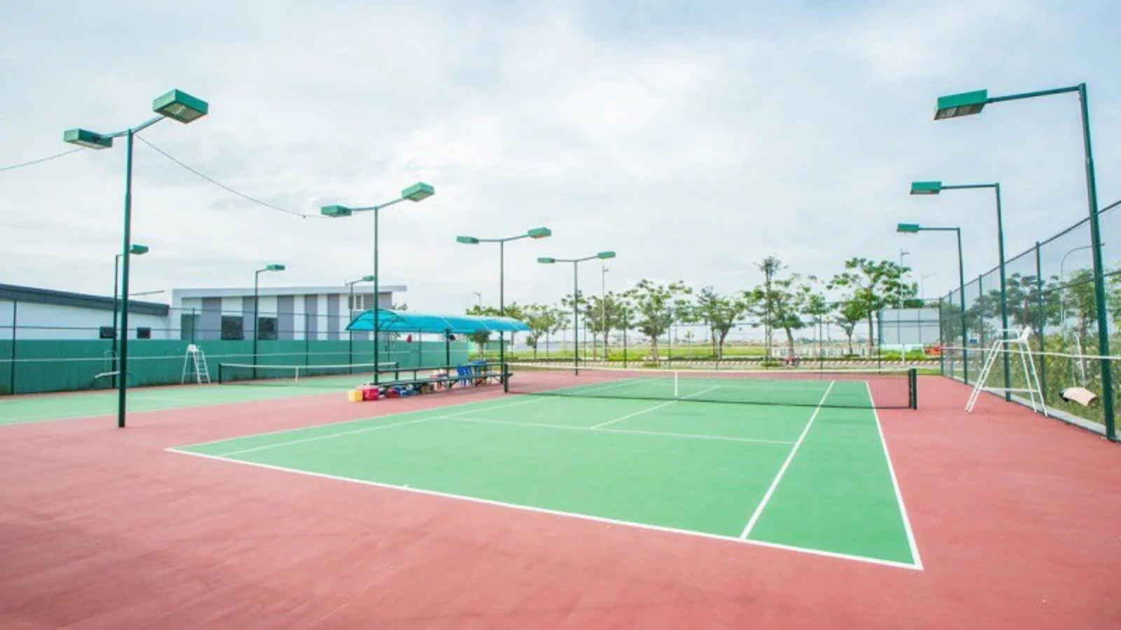 Sân tennis nội khu khu đô thị MHDI Cam Ranh