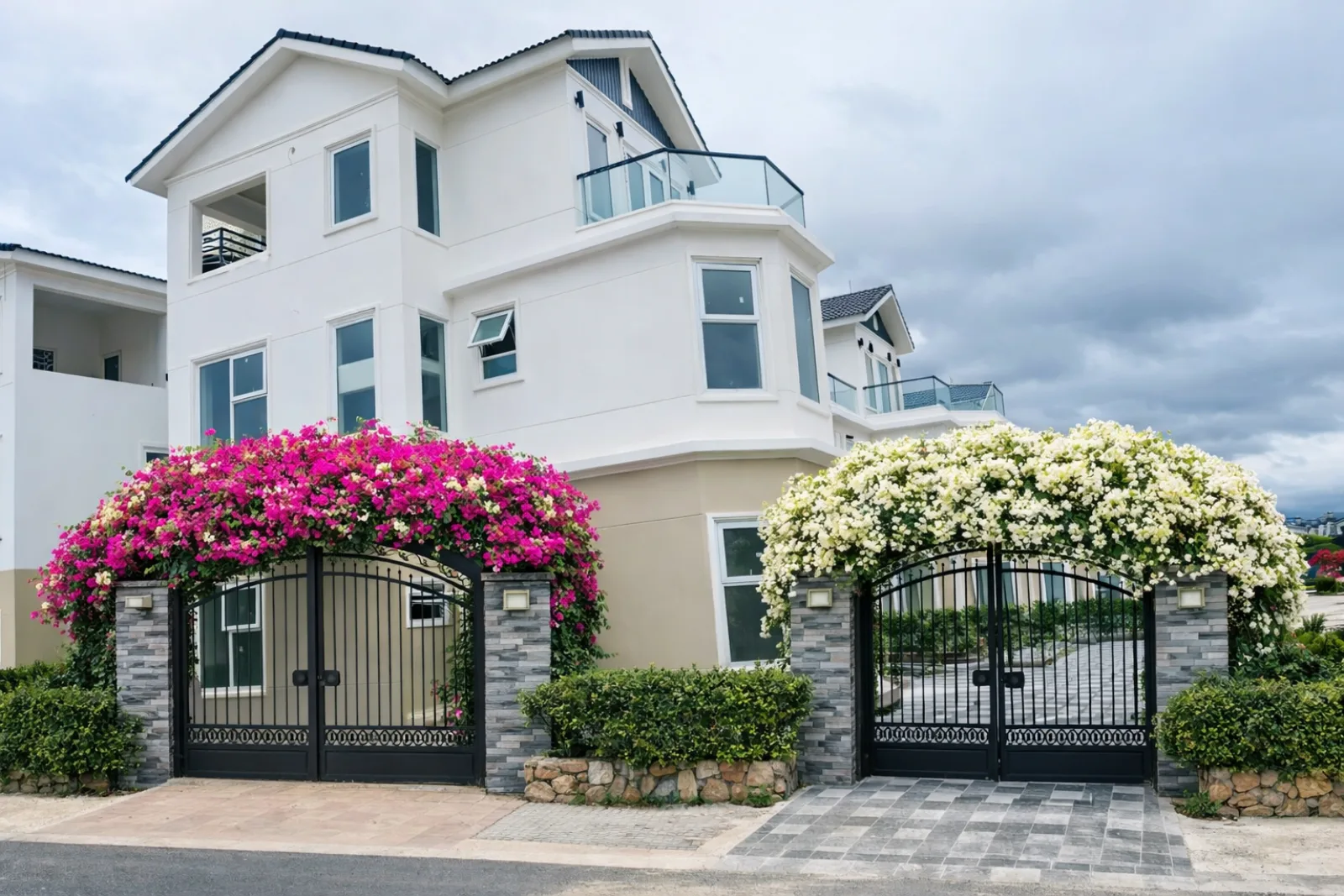 Tiến độ biệt thự MHDI Cam Ranh 2026 — Thực tế xây dựng