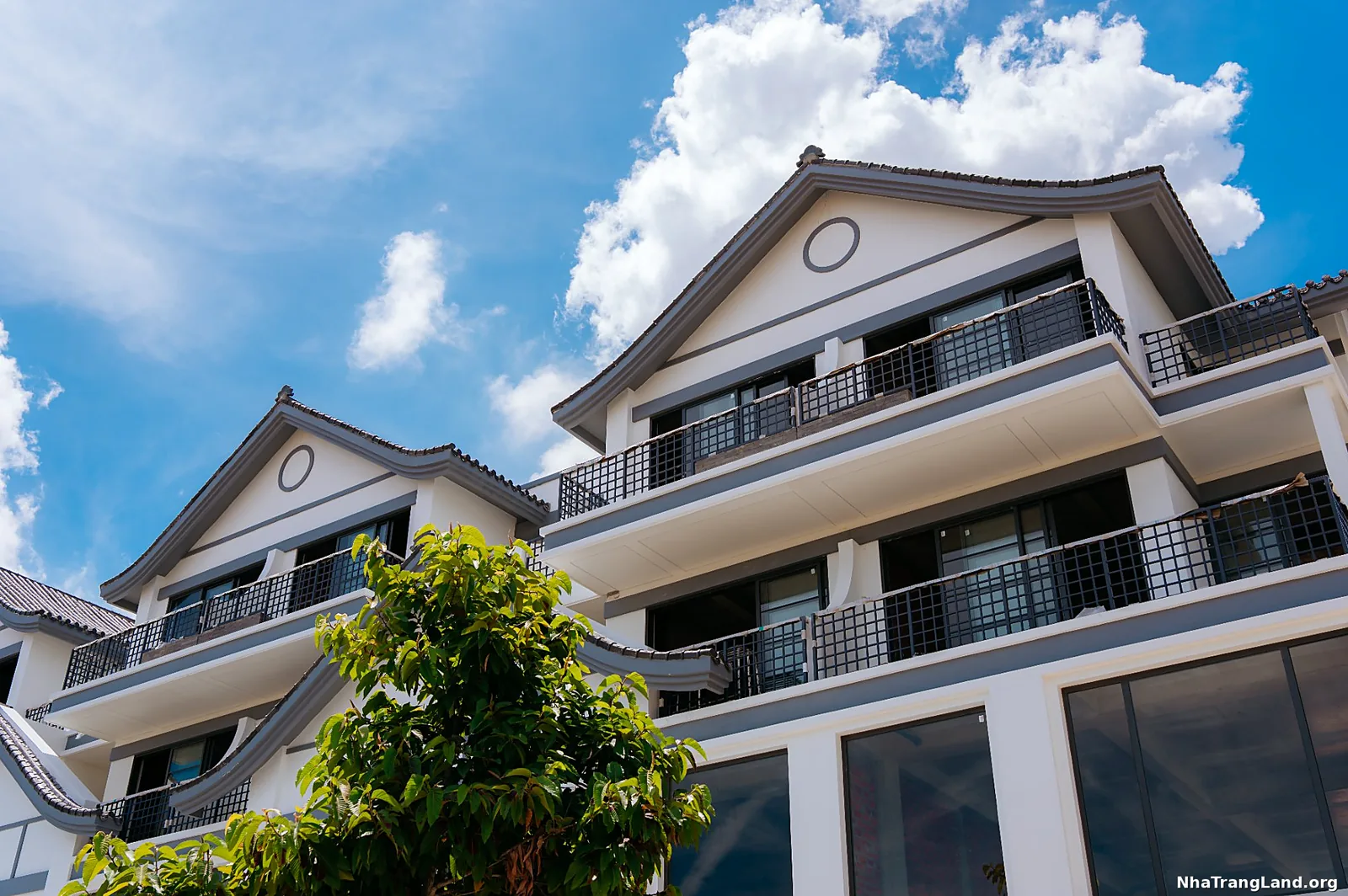 Tầng cao Nikko Park mái ngói ban công Nhật