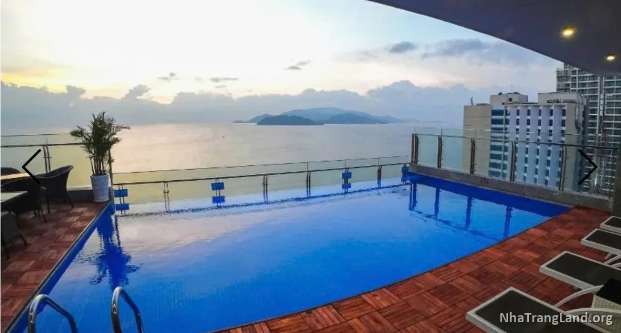Bán khách sạn 4 sao 20 tầng, 95 phòng gần biển Nha Trang, giá 215 tỷ