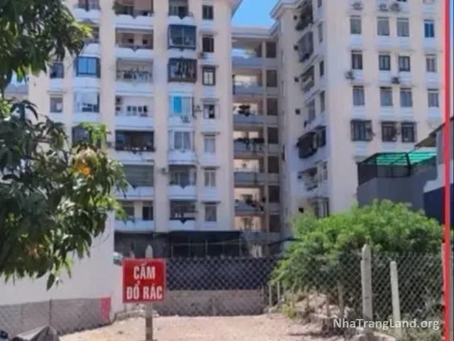 Lô đất trống mặt tiền đường Đồng Nai, phía sau là khu chung cư Lê Hồng Phong — ảnh 2