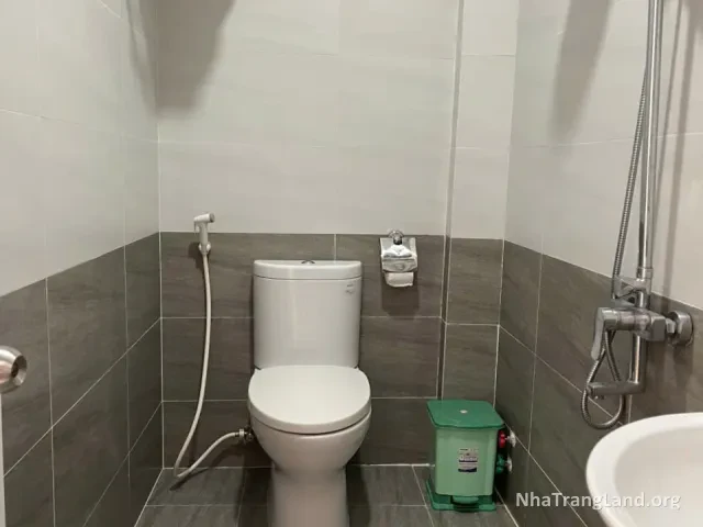 Phòng tắm có vòi sen — ảnh 4