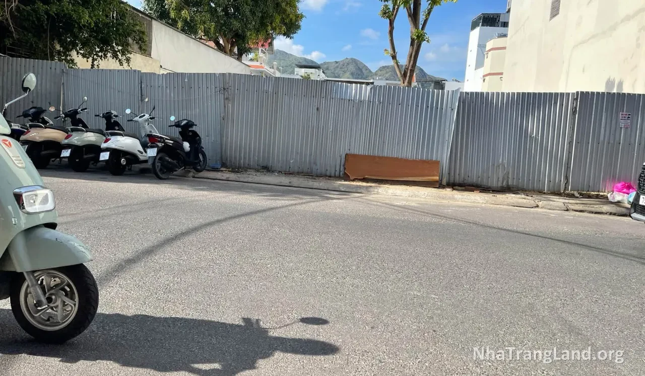 Khu đất quây tôn mặt đường Bắc Sơn, Bắc Nha Trang