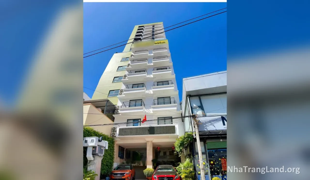 Mặt tiền khách sạn 3 sao 15 tầng, 65 phòng ở Nha Trang