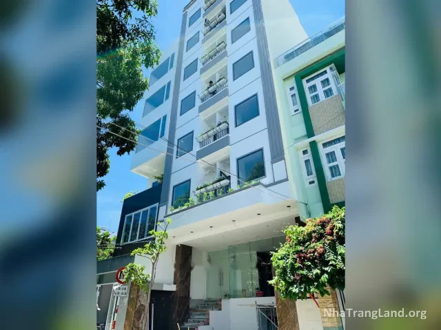 Mặt tiền khách sạn lô góc trong hẻm 96 Trần Phú, Nha Trang