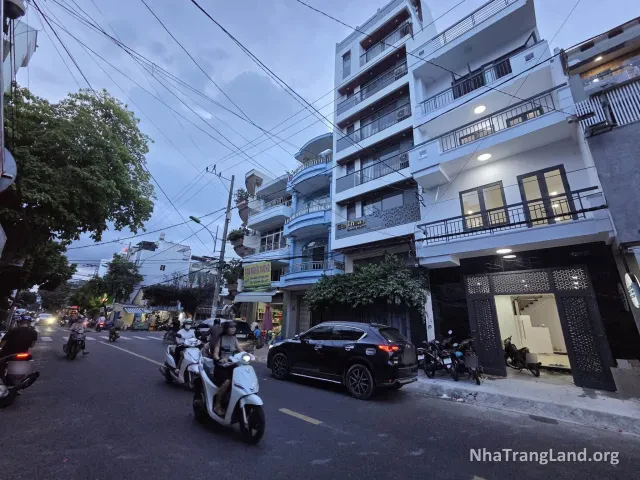 Đường Trần Nguyên Hãn trước nhà 4 tầng, Nha Trang