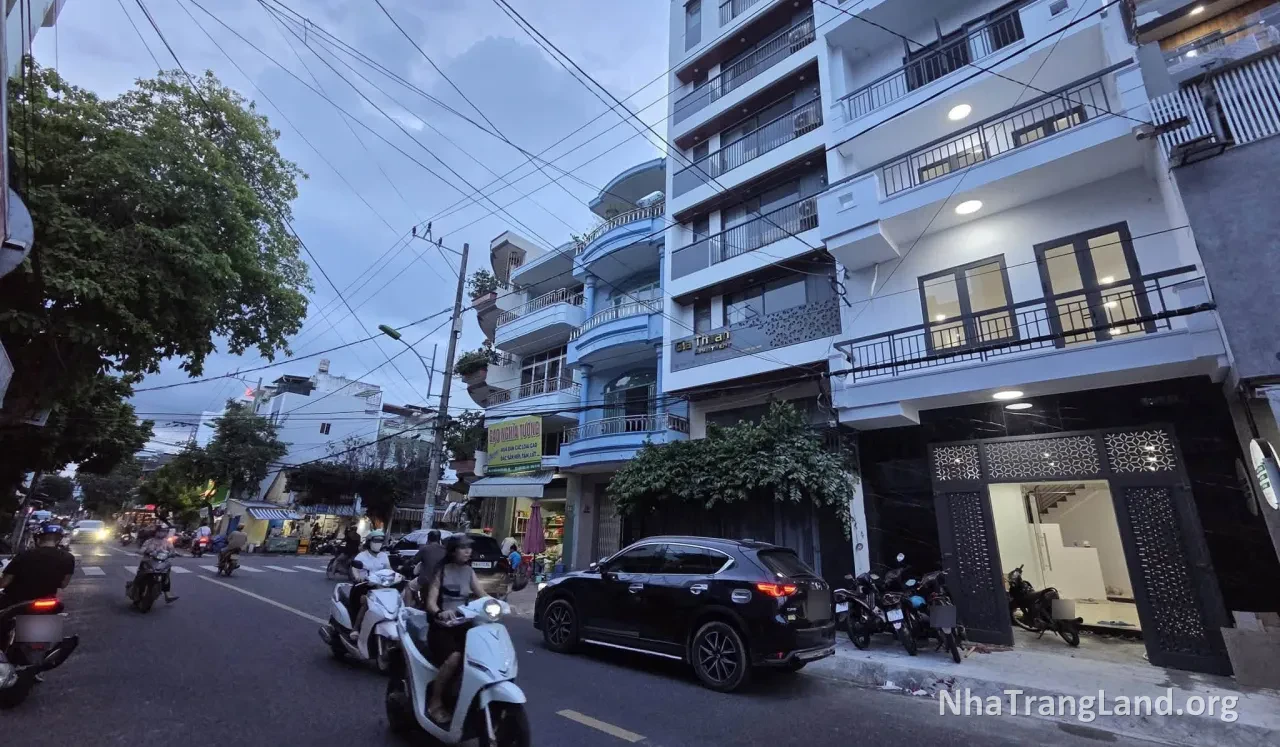 Đường Trần Nguyên Hãn trước nhà 4 tầng, Nha Trang