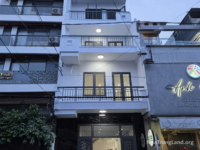 Mặt tiền nhà 4 tầng đường Trần Nguyên Hãn, Nha Trang — ảnh 2