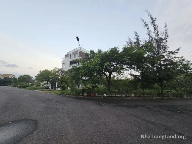 Đường rộng 21 m cạnh lô đất — ảnh 3