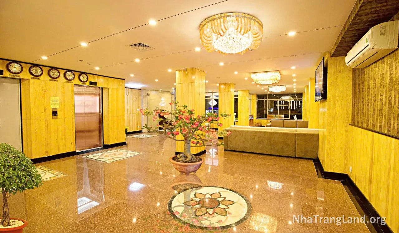 Sảnh lễ tân khách sạn 3 sao 78 phòng