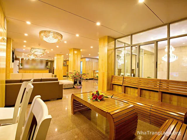 Khu chờ và quầy lễ tân — ảnh 4