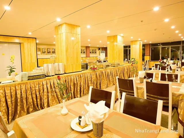 Nhà hàng buffet của khách sạn — ảnh 6
