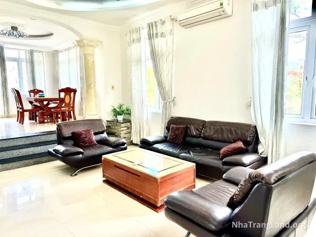Phòng khách sofa da của biệt thự An Viên — ảnh 3