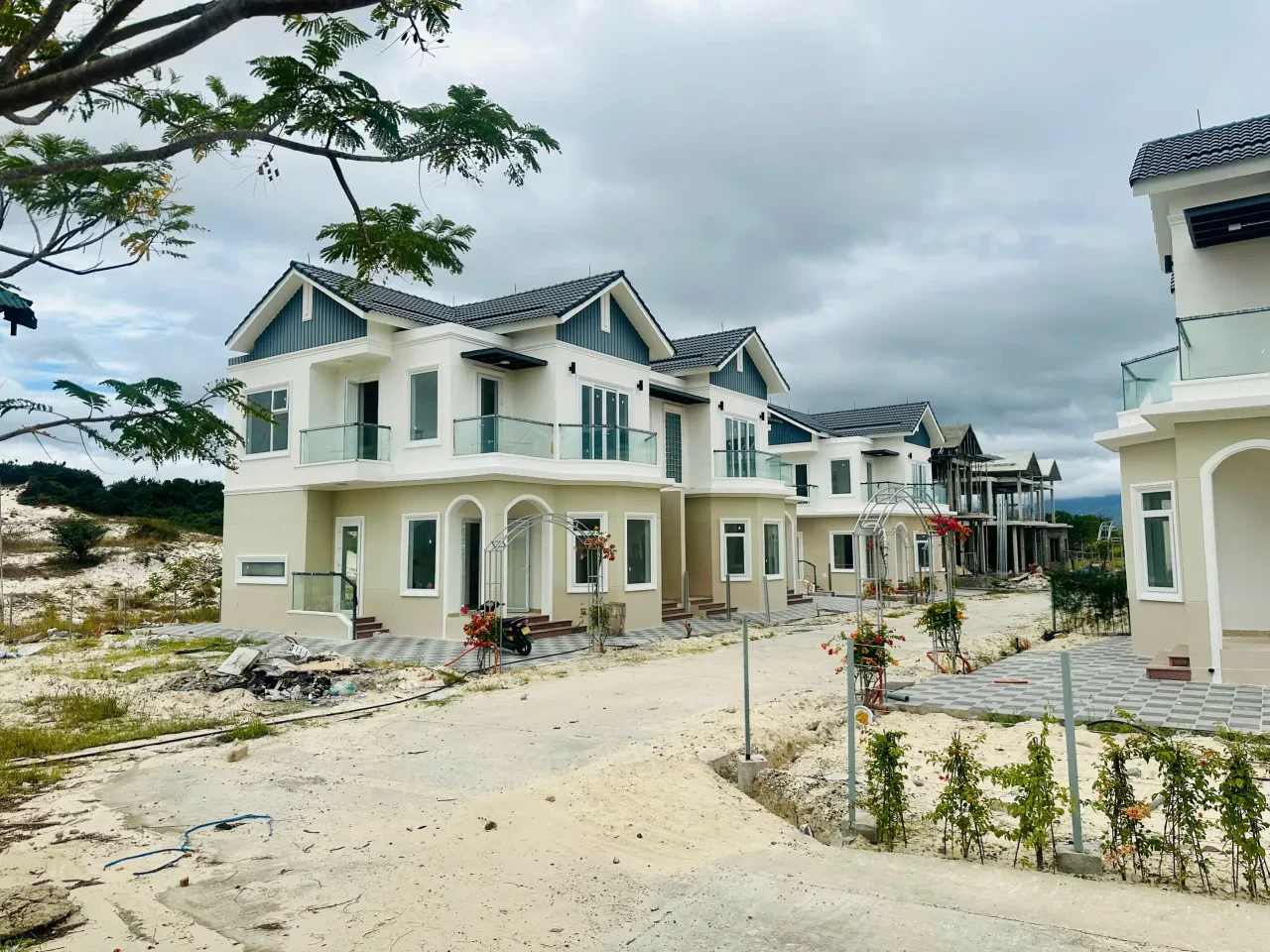 Biệt thự song lập MHDI Cam Ranh SL06 — 347m², 2 mặt thoáng