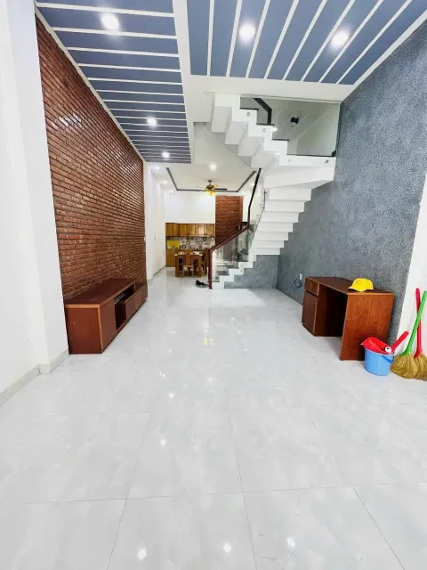 Cho thuê nhà nguyên căn 3 tầng khu đô thị Phước Long A — 4 phòng ngủ, sàn sử dụng 240 m², 16 triệu/tháng — ảnh 2