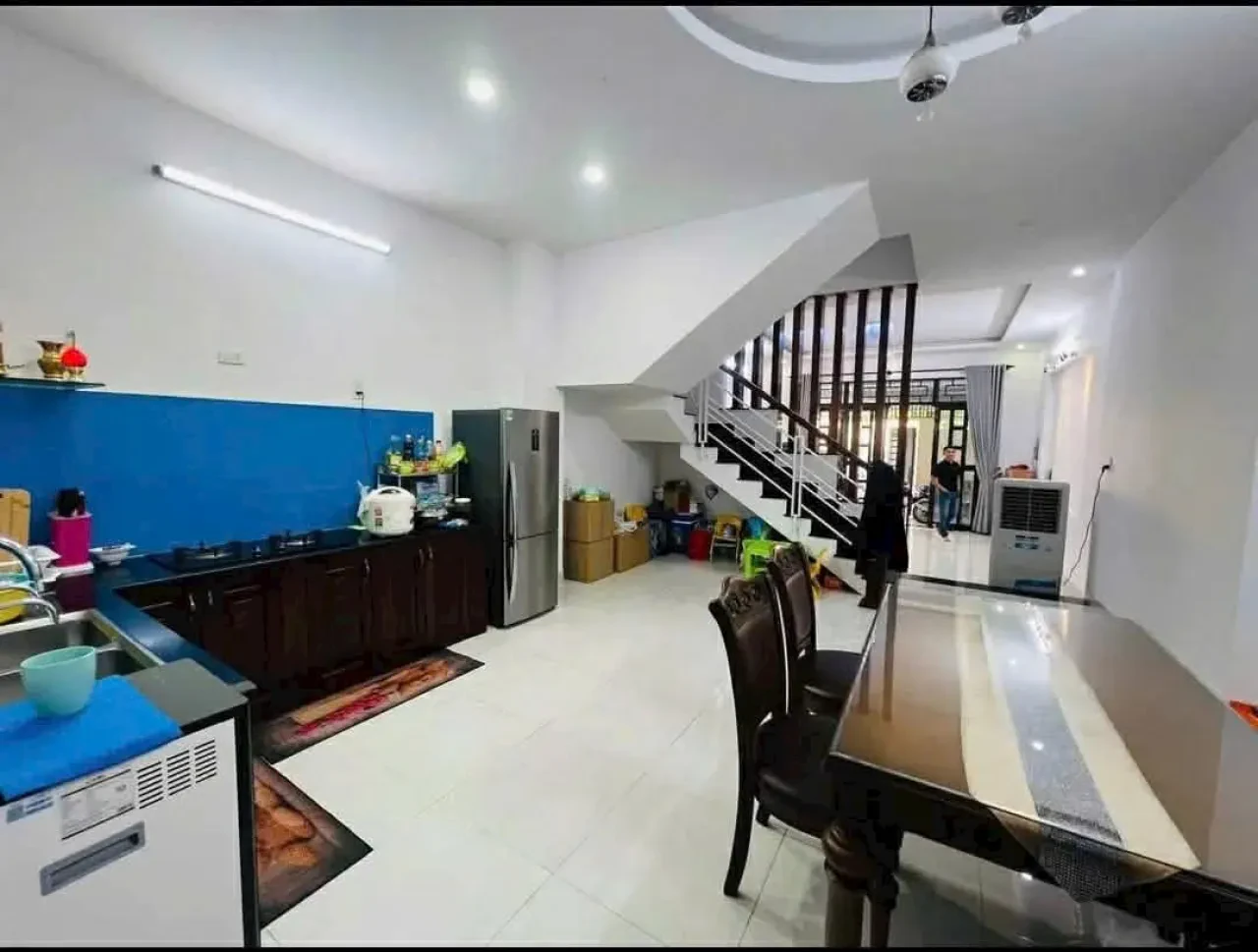 Cho thuê nhà Hòn Rớ 1, Nam Nha Trang — 150 m² sử dụng, sân đậu ô tô, gần cầu Bình Tân, 13 triệu/tháng
