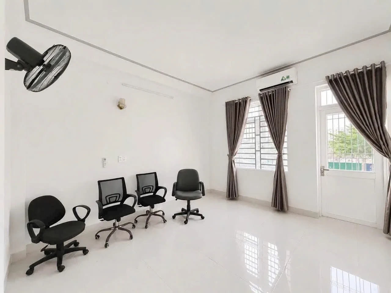 Cho thuê nhà 4 tầng khu đô thị Phước Long — 5 phòng ngủ, 80 m² mỗi sàn, 13 triệu/tháng — ảnh 2