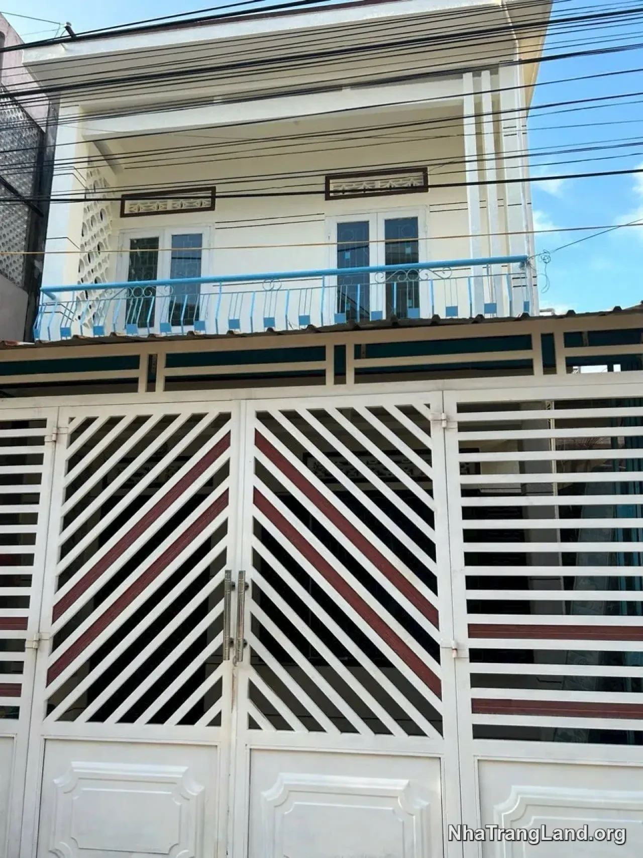 Cho thuê nhà 2 tầng hẻm ô tô Lê Hồng Phong, Phước Tân — 56 m², 3 phòng ngủ, 10 triệu/tháng