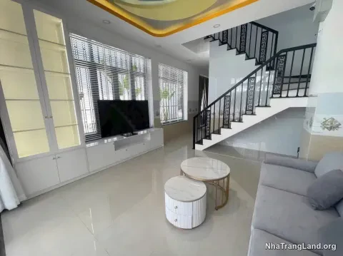 Cho thuê nhà nguyên căn góc 4 tầng hẻm ô tô Phước Hải, sát Thích Quảng Đức — 5 phòng ngủ, 18 triệu/tháng — ảnh 2