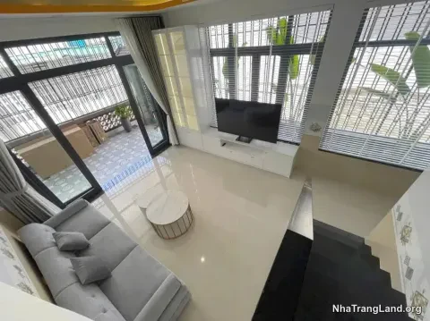 Cho thuê nhà nguyên căn góc 4 tầng hẻm ô tô Phước Hải, sát Thích Quảng Đức — 5 phòng ngủ, 18 triệu/tháng — ảnh 3