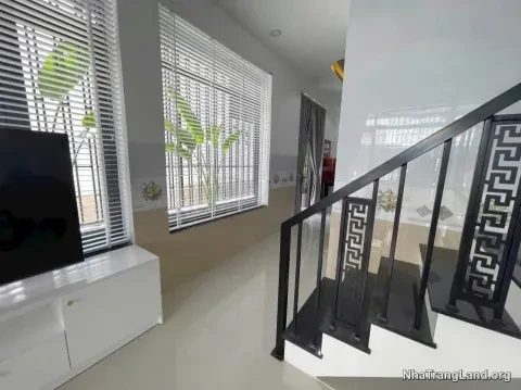 Cho thuê nhà nguyên căn góc 4 tầng hẻm ô tô Phước Hải, sát Thích Quảng Đức — 5 phòng ngủ, 18 triệu/tháng — ảnh 5