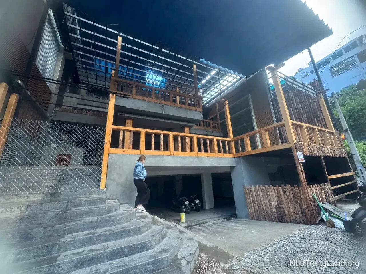 Cho thuê nhà hàng Lê Đại Hành — khu Bàn Cờ phố Hàn, 300 m², DTSD hơn 1.000 m²