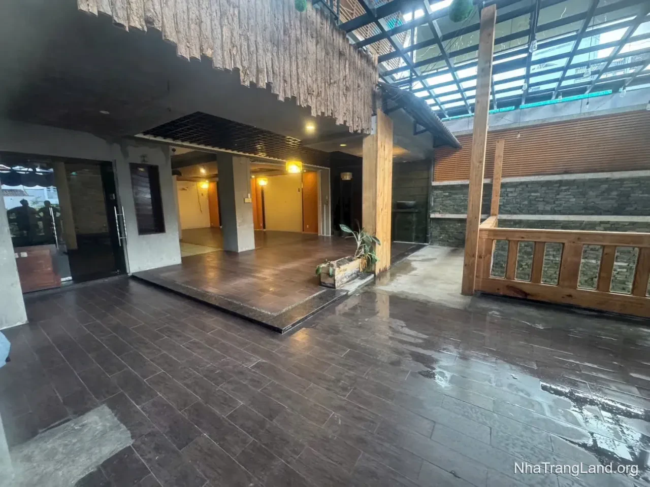 Cho thuê nhà hàng Lê Đại Hành — khu Bàn Cờ phố Hàn, 300 m², DTSD hơn 1.000 m² — ảnh 2