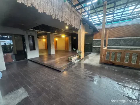 Cho thuê nhà hàng Lê Đại Hành — khu Bàn Cờ phố Hàn, 300 m², DTSD hơn 1.000 m² — ảnh 1