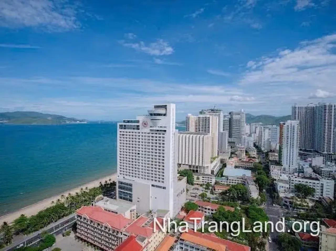 Bán căn hộ 2PN 70m² Gold Coast Nha Trang — trực diện biển