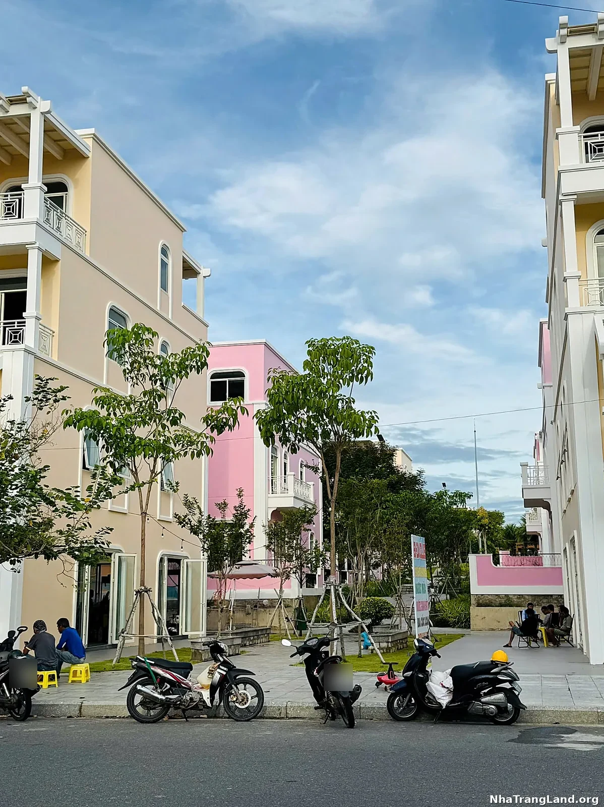 Shophouse tại Para Sol đã hoàn thiện mở quán kinh doanh cafe thực tế