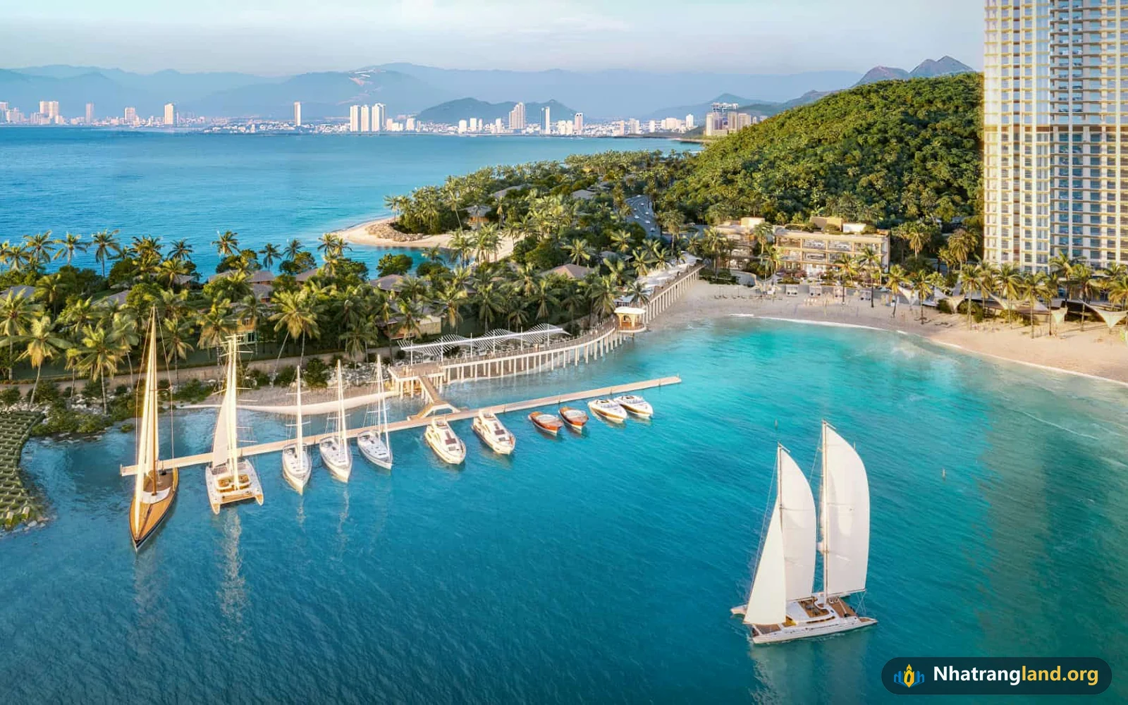Bến du thuyền nội khu v&agrave; hải tr&igrave;nh Catamaran 5 sao Vega Yacht tr&ecirc;n vịnh Nha Trang