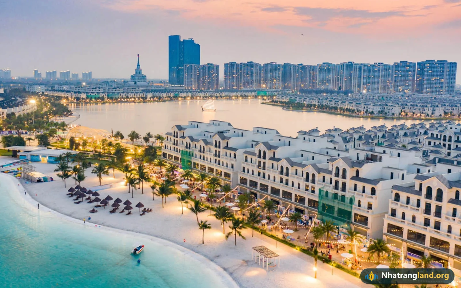 Biển hồ nước mặn 6,1 ha hồ Ngọc Trai 24,5 ha v&agrave; ph&acirc;n khu biệt thự đảo Ngọc Trai tại Vinhomes Ocean Park 1 H&agrave; Nội
