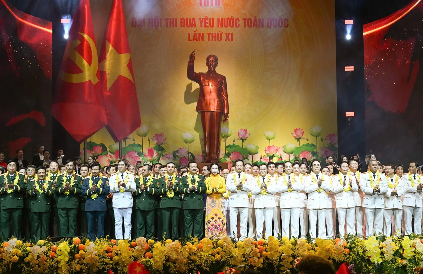 Bà Lê Nữ Thùy Dương Phó Chủ tịch kiêm Tổng Giám đốc KN Holdings tại Đại hội Thi đua Yêu nước toàn quốc lần thứ XI tháng 12/2025