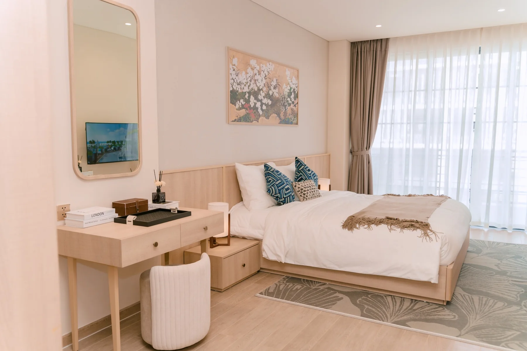 Không gian phòng ngủ đón nắng tự nhiên chuẩn nghỉ dưỡng bên trong nhà mẫu tiểu khu Nikko Para Sol