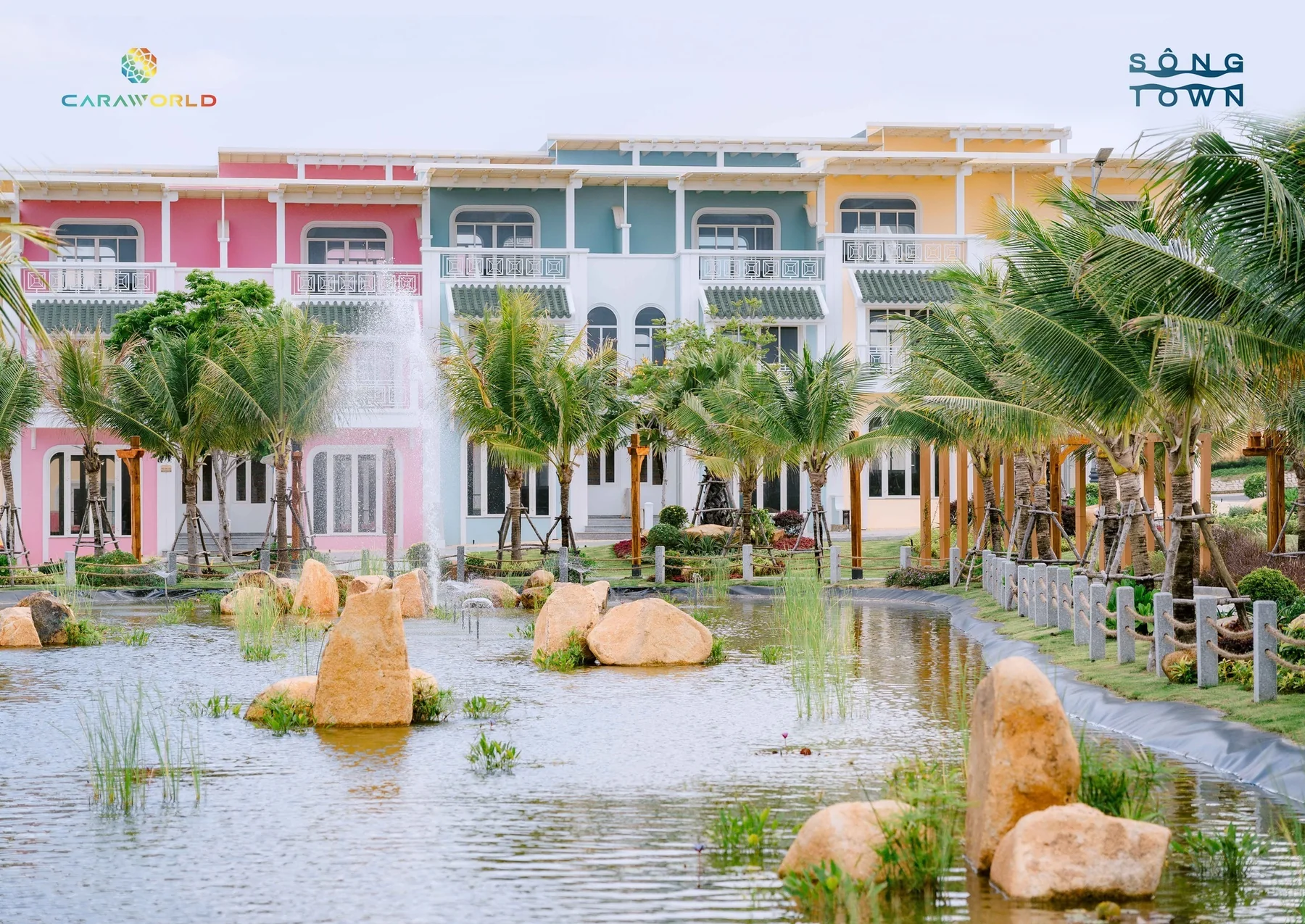 Thực tế hồ cảnh quan sinh thái và dãy nhà phố sắc màu đã hoàn thiện tại phân khu Para Sol CaraWorld
