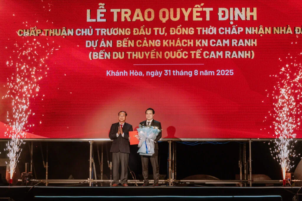 UBND tỉnh Khánh Hòa trao Quyết định chấp thuận chủ trương đầu tư Dự án Bến cảng khách KN Cam Ranh 148 ha ngày 31/08/2025 cho KN Cam Ranh