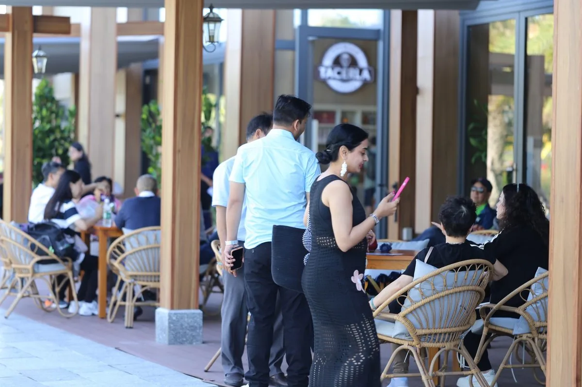 Du kh&aacute;ch quốc tế từ si&ecirc;u t&agrave;u biển Star Voyager trải nghiệm Tacerla Coffee tại CaraWorld th&aacute;ng 3/2026
