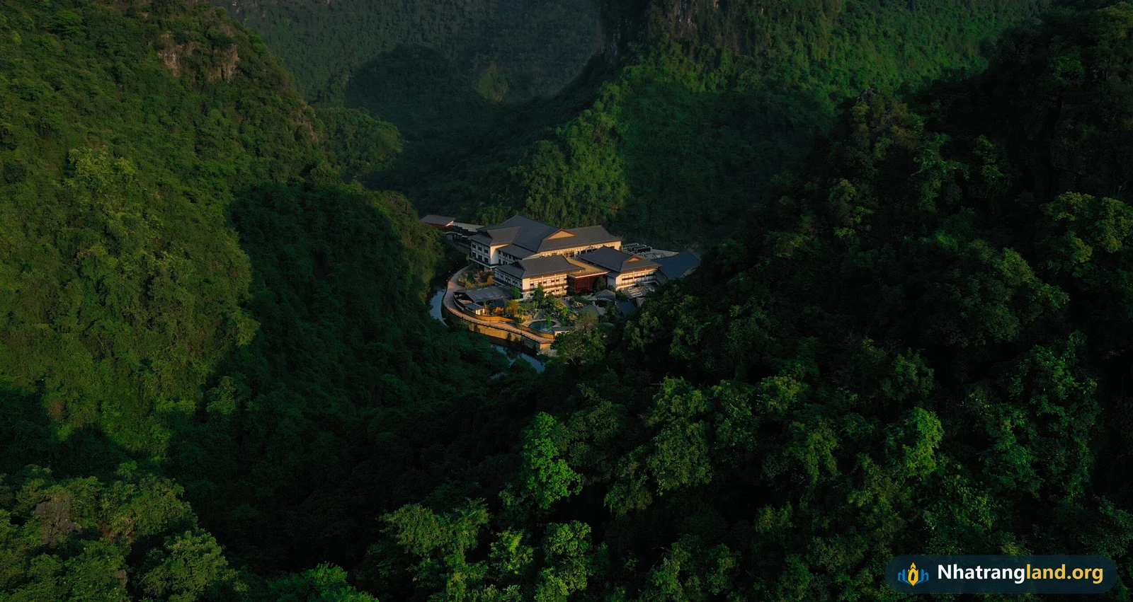 Toàn cảnh thung lũng nghỉ dưỡng khoáng nóng chuẩn Nhật Yoko Onsen Quang Hanh giữa núi rừng Quảng Ninh do Sun Group đầu tư