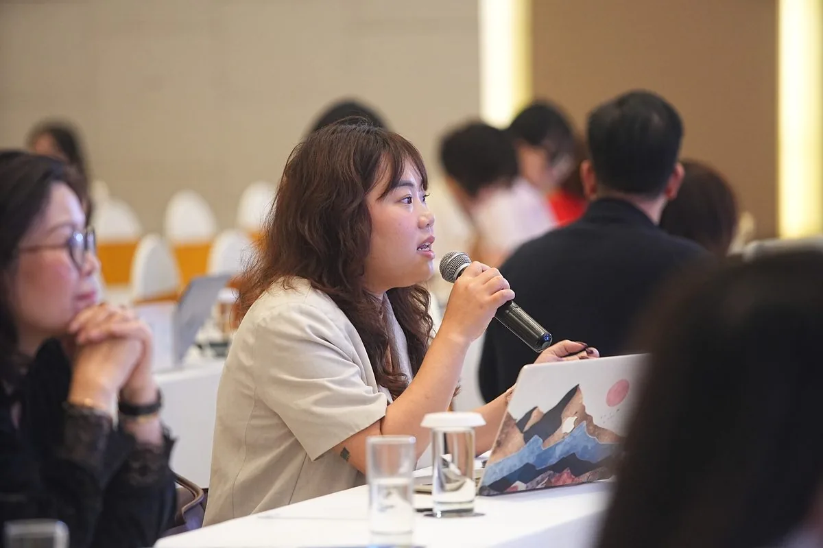 Khách tham dự đặt câu hỏi tại hội thảo Kỷ Nguyên Vịnh Biển Báo Tiền Phong CaraWorld